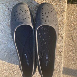 Easy Spirit black flats